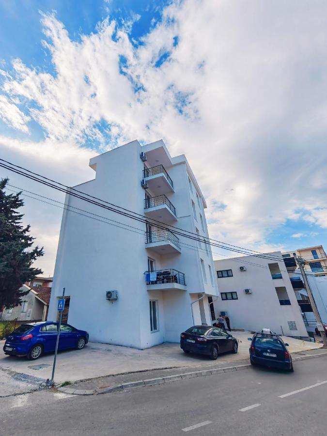 Mialex Apartments Dobra Voda Exteriör bild