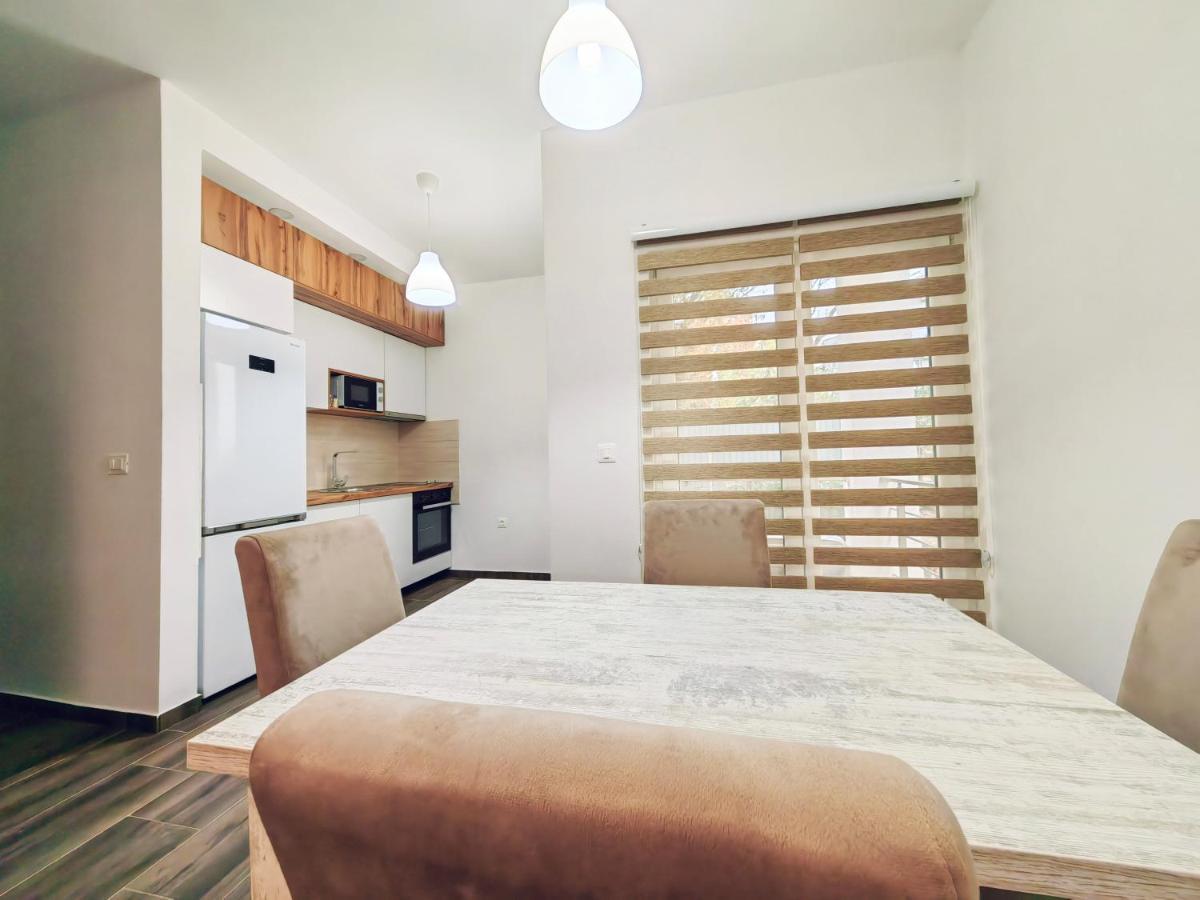 Mialex Apartments Dobra Voda Exteriör bild