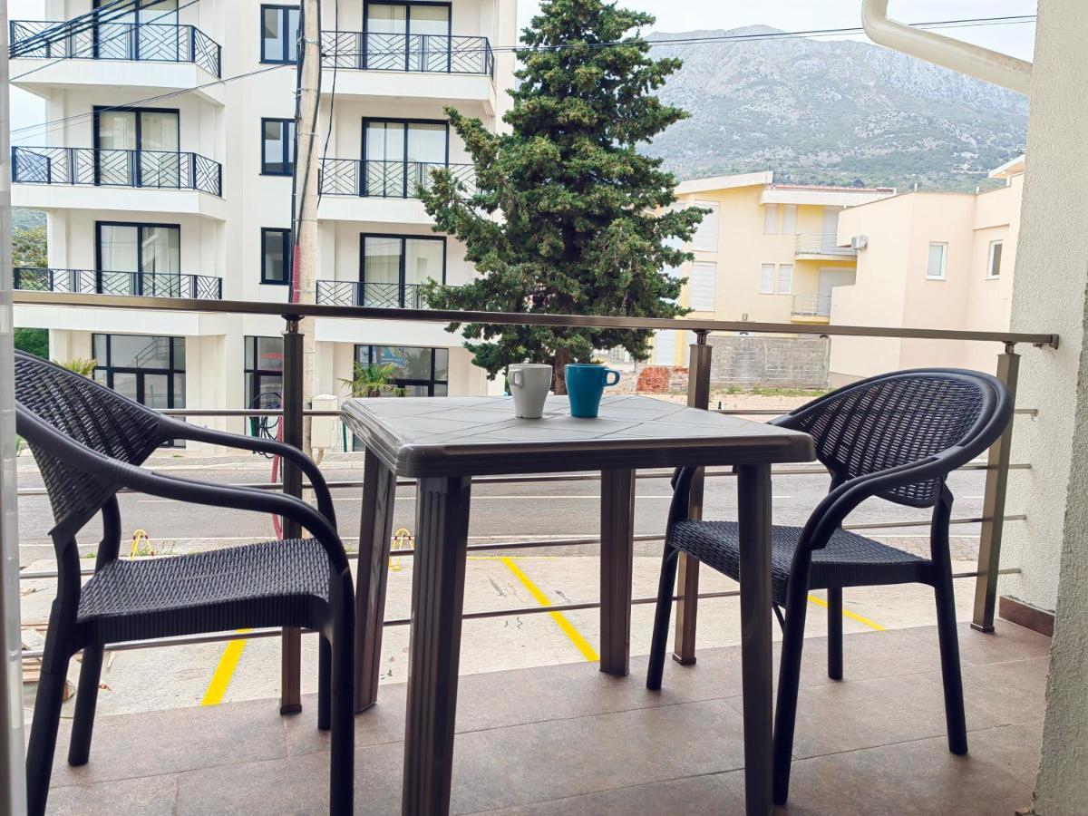 Mialex Apartments Dobra Voda Exteriör bild