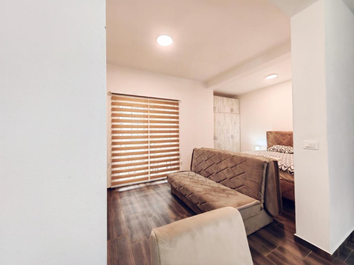 Mialex Apartments Dobra Voda Exteriör bild