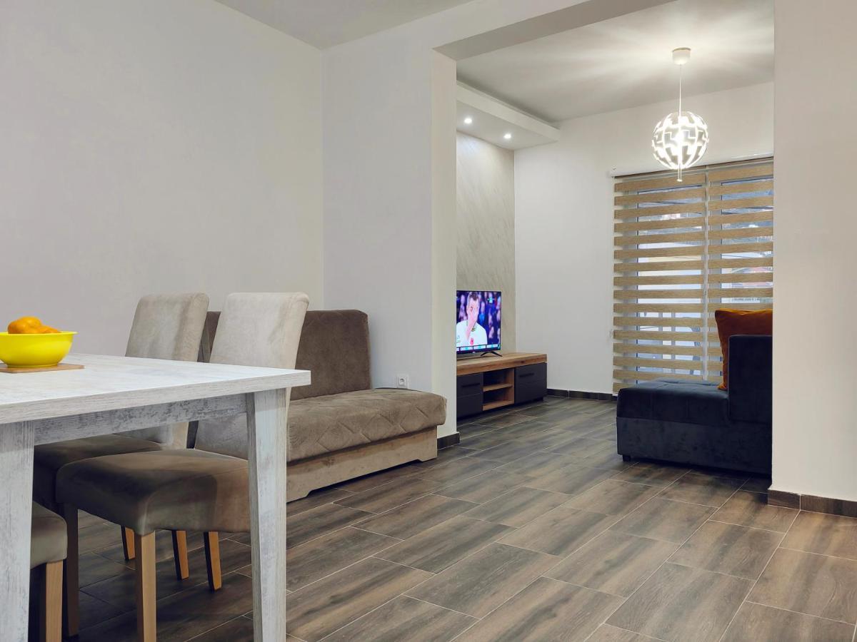 Mialex Apartments Dobra Voda Exteriör bild
